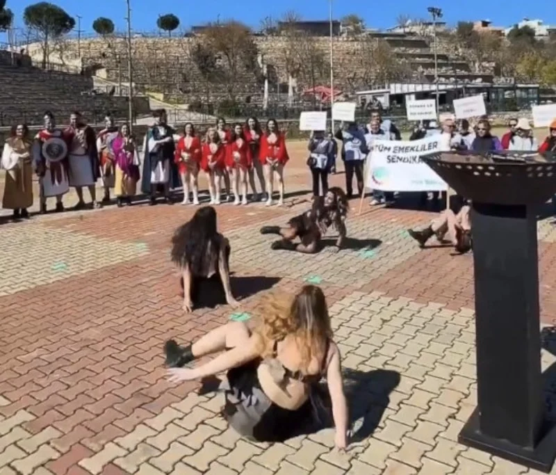 İzmir'de 8 Mart'a Özgün Kutlama: Amazon Kadınlarından Danslı Mesaj