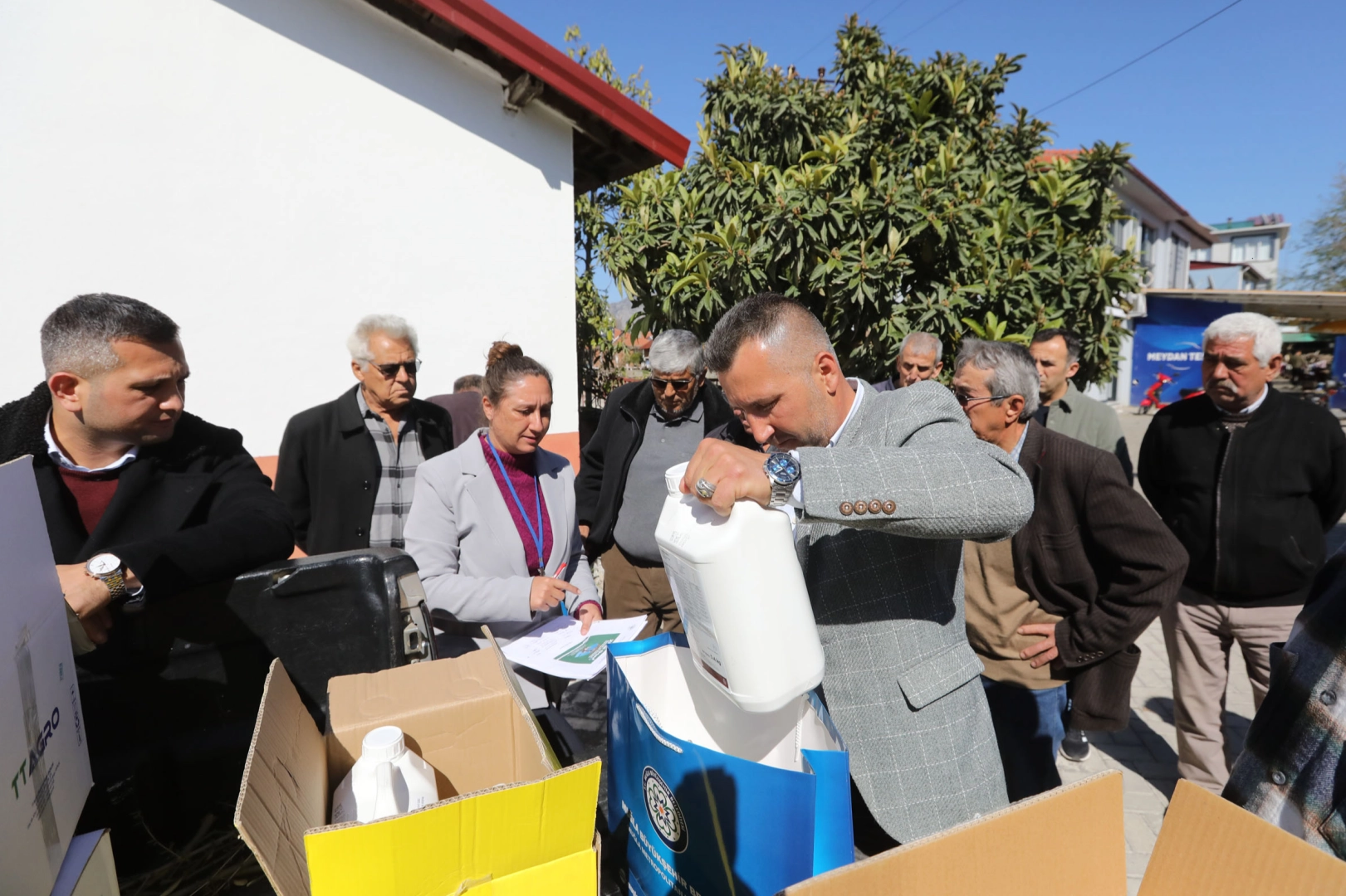 Muğla'da dondan zarar gören üreticilere destek