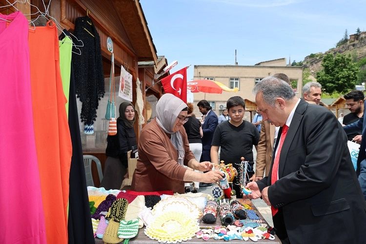 Kayseri Talas'ta Maharetli Eller zamanı