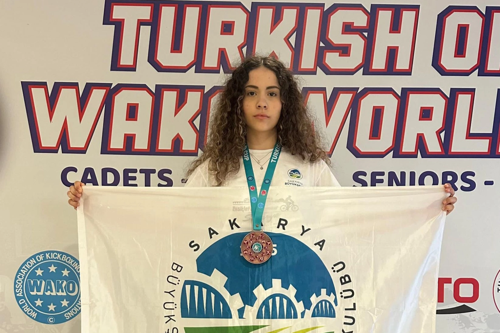 Sakaryalı sporcular madalya kürsüsünü boş bırakmıyor