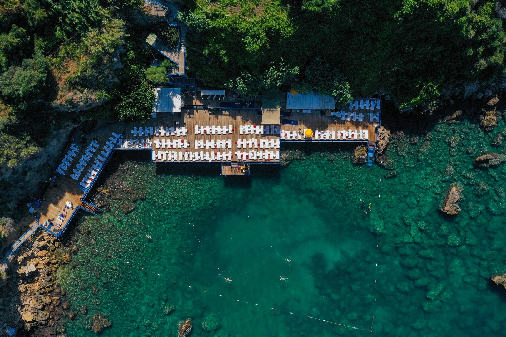 Antalya'nın falezlerinde 'mavi' gurur