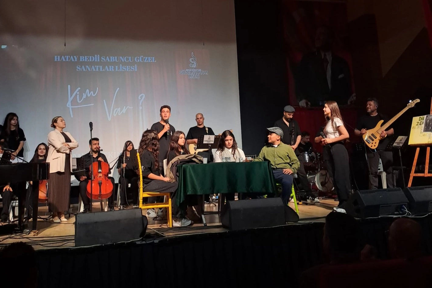 MEB'in 'Kim var'ı liselileri sahneyle buluşturdu