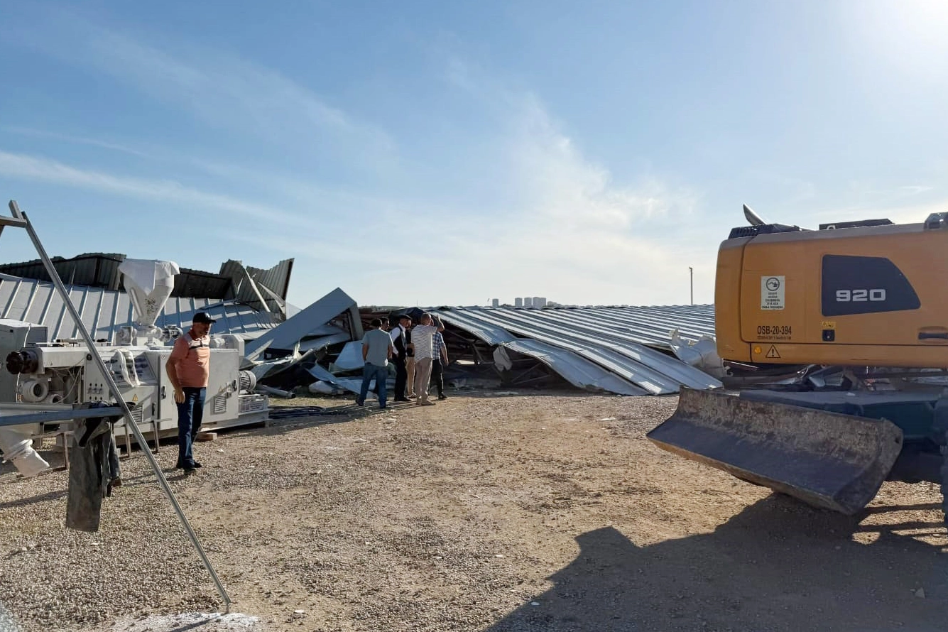 Bursa Osmangazi'de kaçak temizliğine devam
