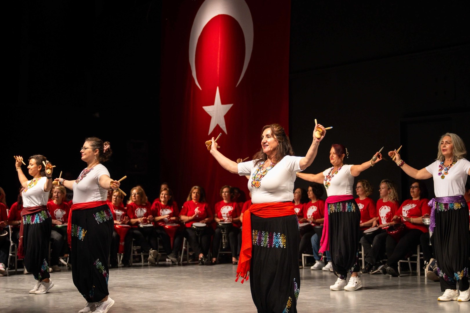 İzmir Bornova’da sanatın gecesi