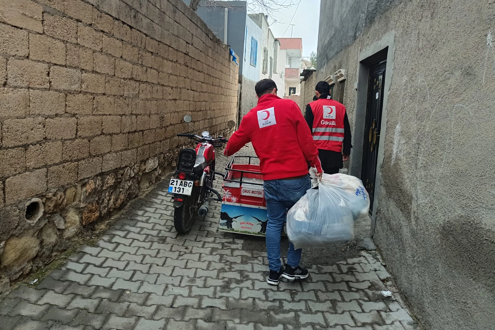 Mardin Kızılay’dan 420 aileye bayramlık hediyesi