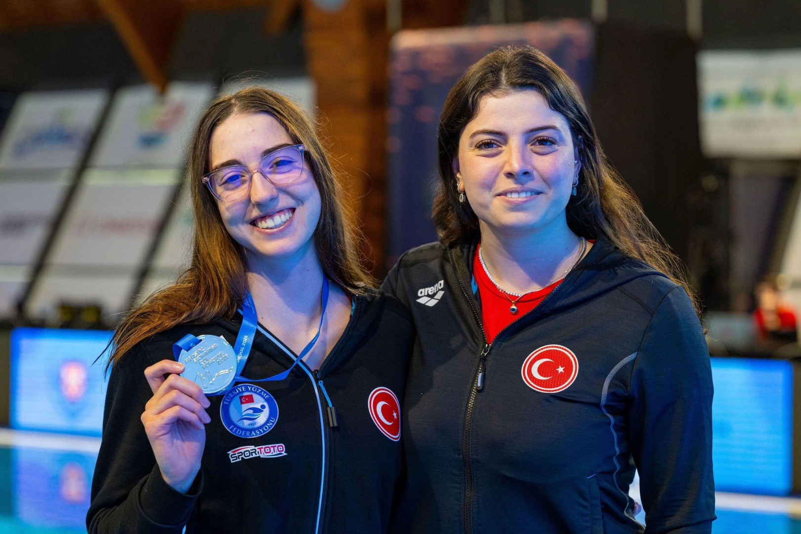 Artistik yüzmede tarihi başarı