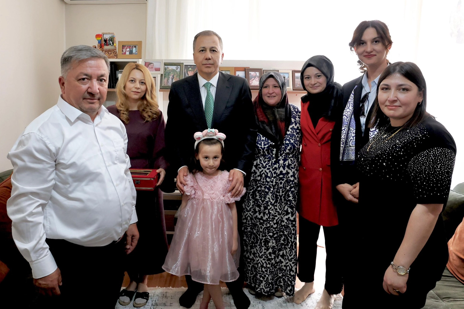 Bakan Yerlikaya'dan Konya'da şehit ailesine ziyaret