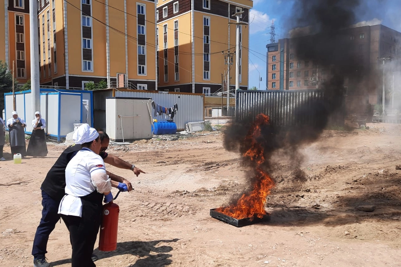 Kocaeli İtfaiyesi’nden uygulamalı eğitim