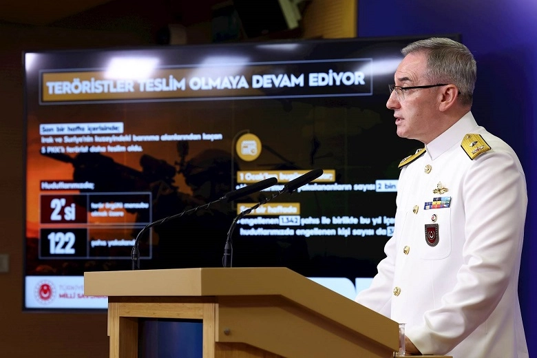 Teröristler teslim oluyor, sınır güvenliği güçleniyor