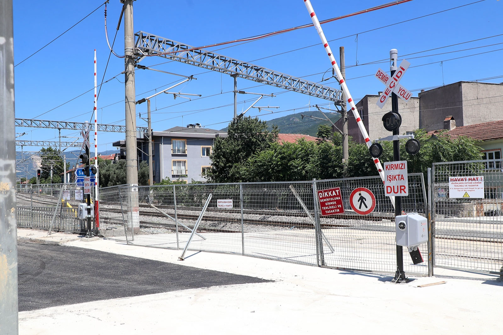 Alifuatpaşa hemzemin geçidine kavuşuyor