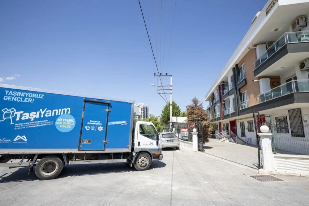 ‘Taşıyanım’ projesiyle öğrencilerin taşınma derdi de masrafı da bitti