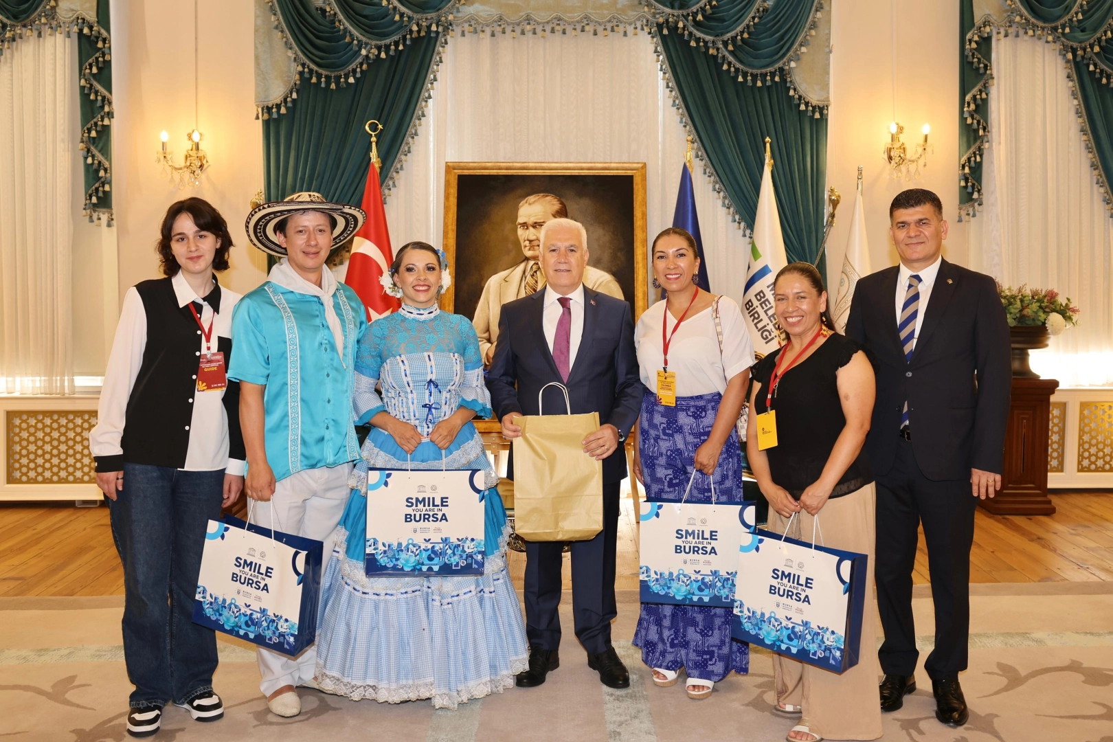 Altın Karagöz ekiplerinden Başkan Bozbey'e ziyaret