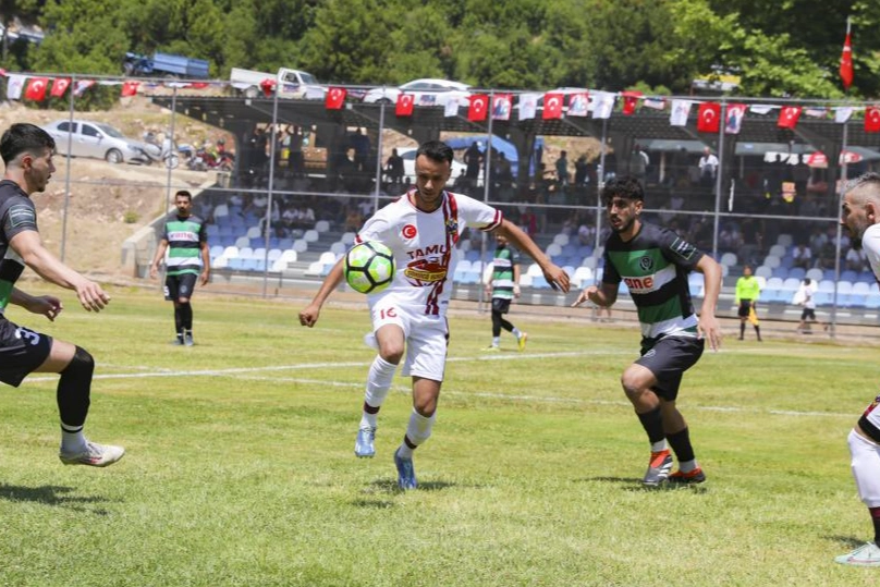 Mersin’de zafer coşkusu sahaya yansıdı