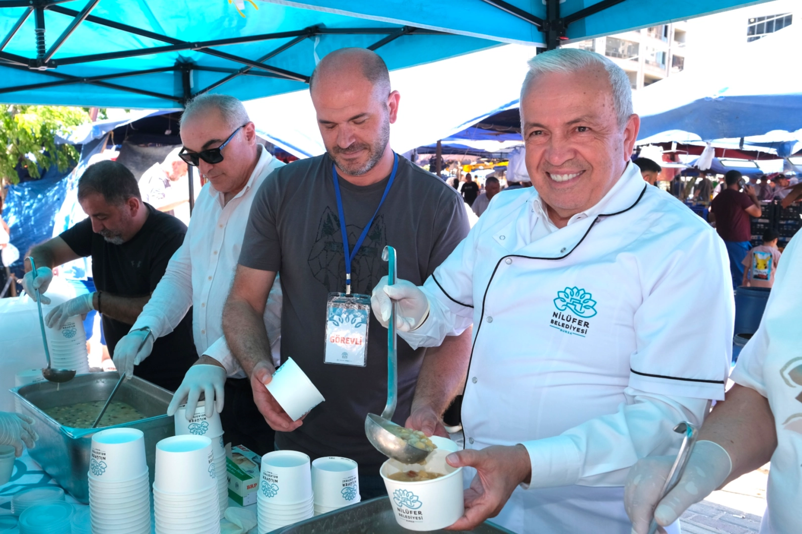 Bursa Nilüfer'de Başkan Şadi Özdemir’den aşure ikramı