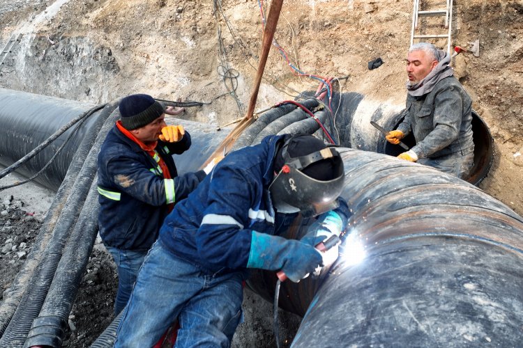 Bursa’da BUSKİ hatların deplasesi için zamanla yarıştı