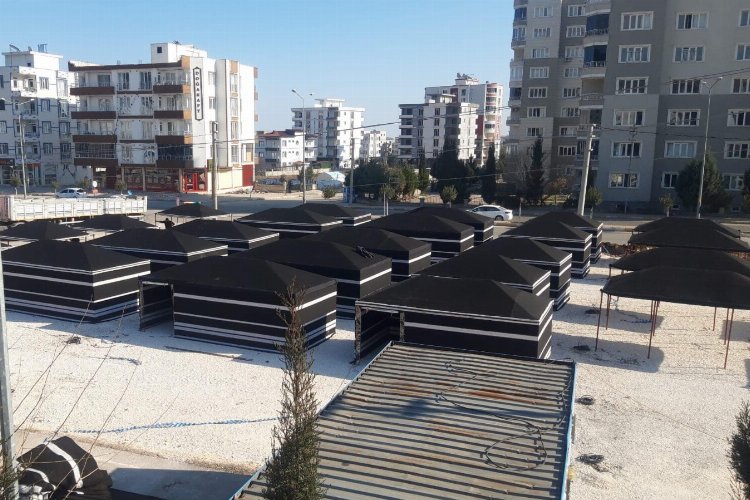 Adıyaman’da ‘kıl çadırlar’ın kurulumu tamamlandı