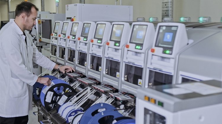 It produces 5,000 computers a day.