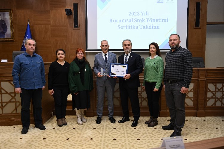 Bursa Büyükşehir’in ‘Bilgi İşlem’i 166 depo arasında birinci
