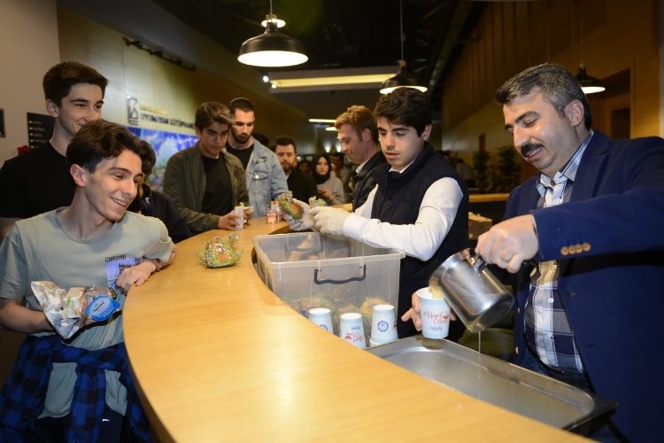 ‘Uyumayan Kütüphane’lerde iftar ve sahur ikramı