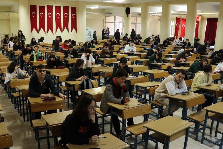 Düzce Belediyesi’nden öğrencilere tam destek