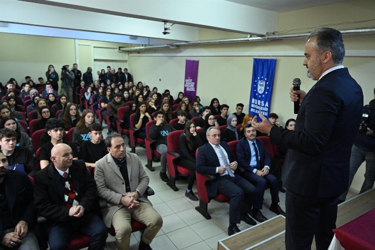 Bursa’da Başkan Aktaş öğrencilerle tecrübe paylaştı