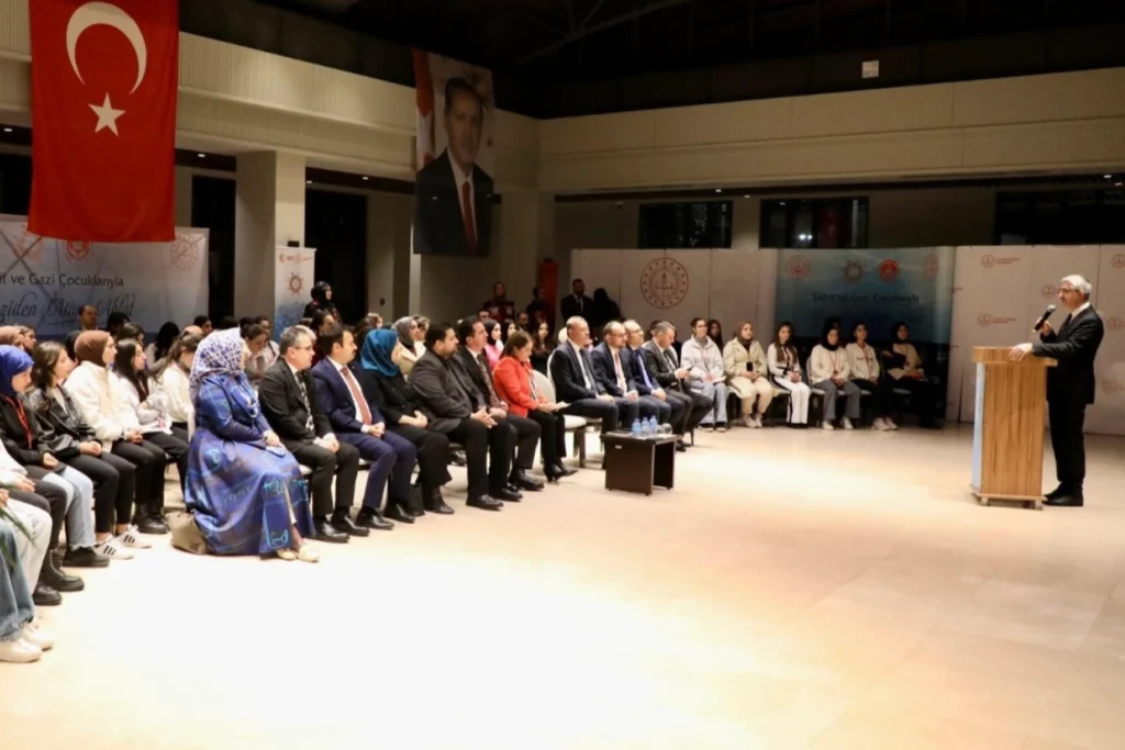 ‘Maziden Atiye Ahlat’ta şehit ve gazi çocuklarıyla buluşuldu