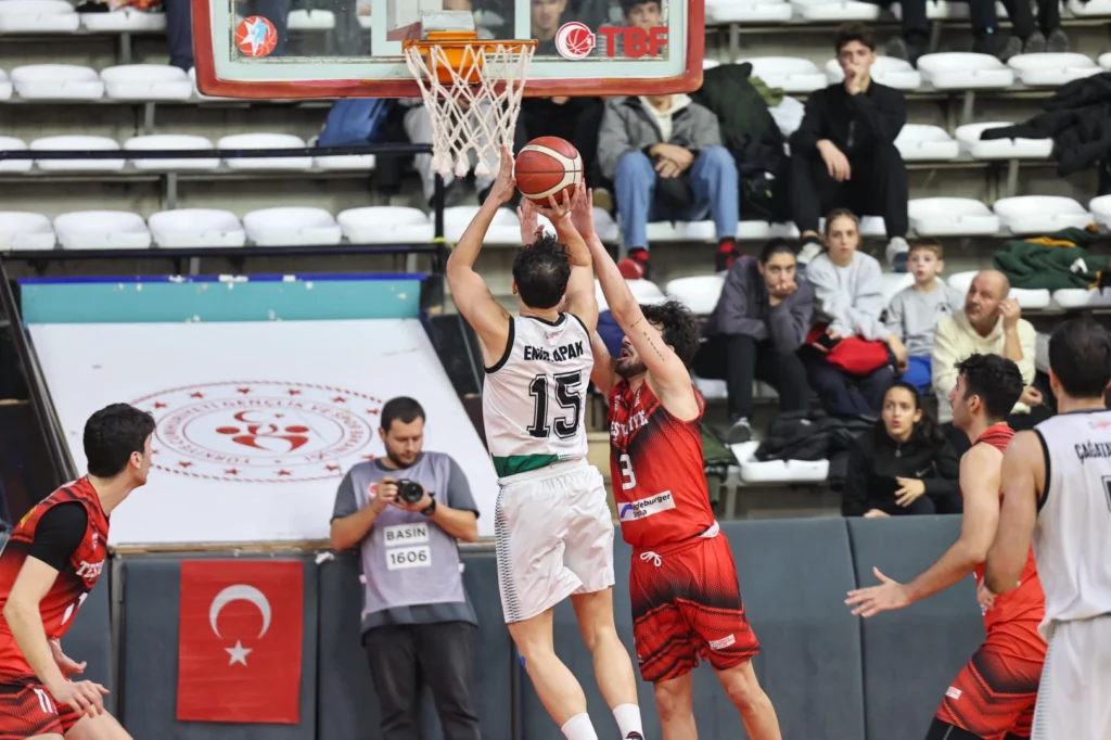 Sakarya’nın dev adamları Beylikdüzü’nü evinde ağırlıyor