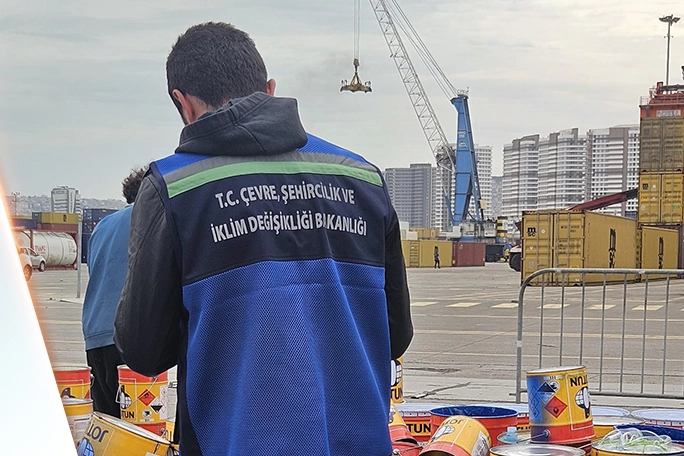 İzmir Körfezi’ni kirleten firmaya 8,3 milyon TL ceza