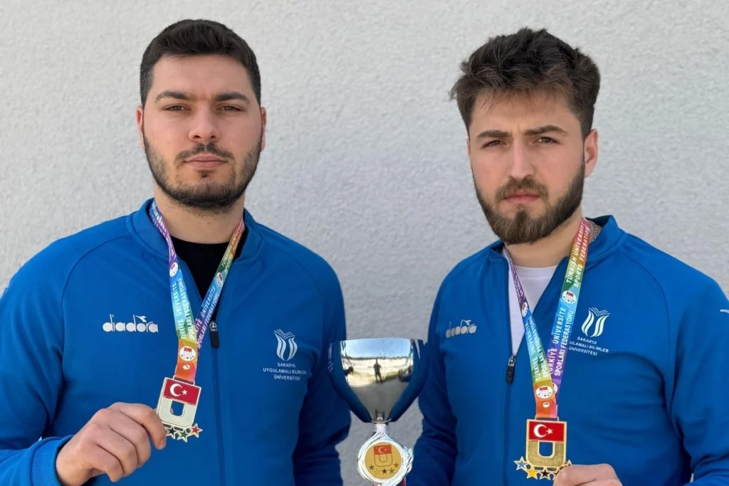 Sakaryalı karateciler Manisa’da şampiyon oldu