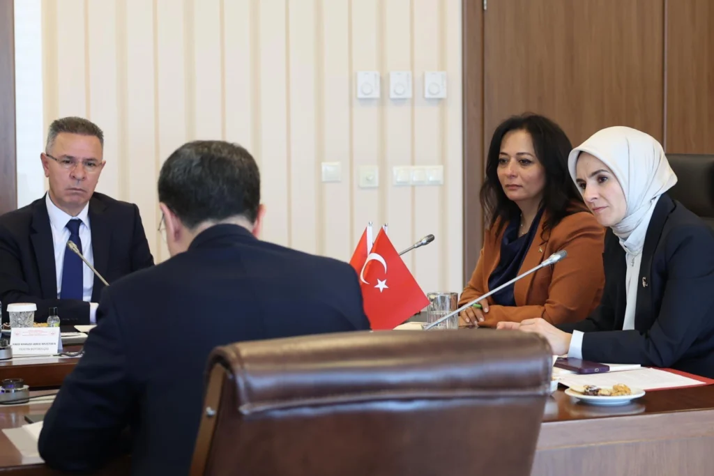 Bakan Göktaş’tan yoğun “aile diplomasisi”