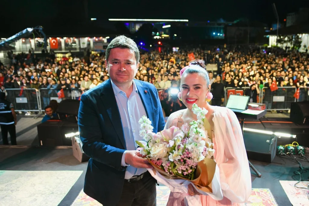 Bursa Osmangazi’de 19 Mayıs’a çifte konser