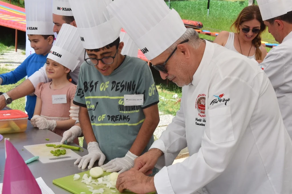 Bursa’da engelsiz şefler kıyasıya yarıştı
