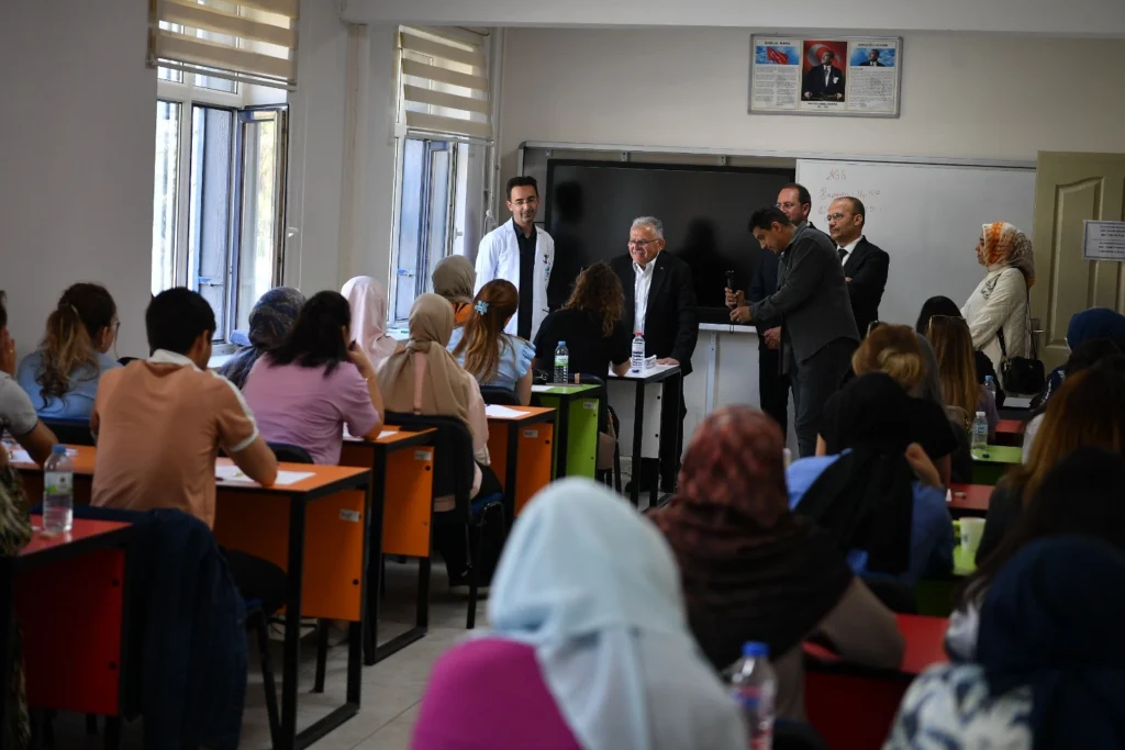 KAYMEK AGS öğrencilerine Büyükkılıç’tan başarı dileği