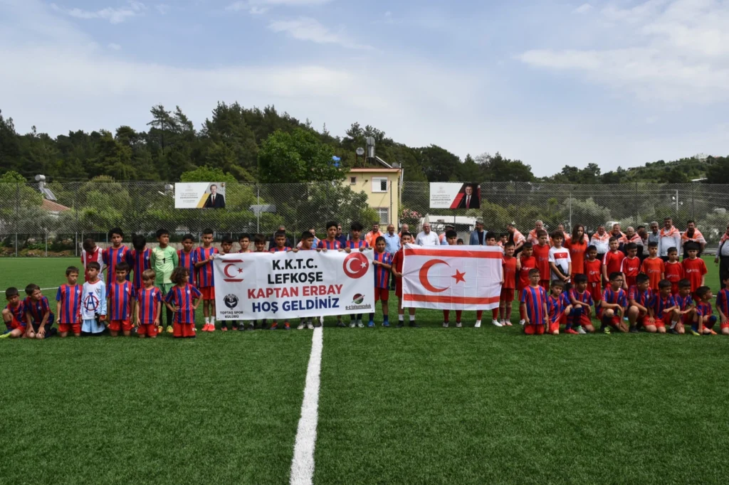 KKTC’li minikler Antalya Kumluca’da dostluk maçında