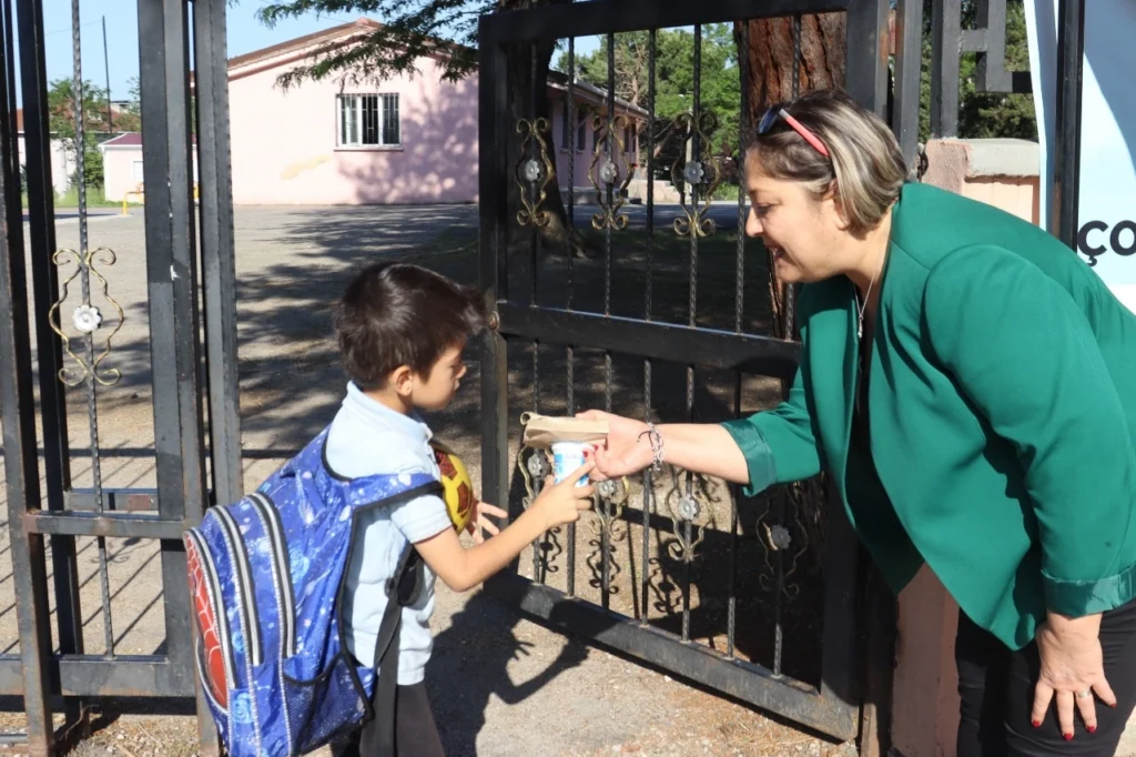 Kocaeli İzmit Belediyesi’nden eğitime sağlıklı dokunuş