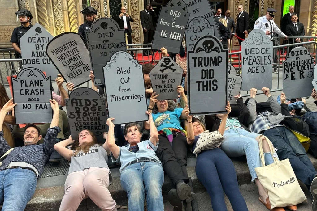 Manhattan’da ‘Milyarder Galasına’ protesto şoku!