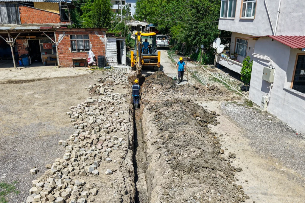 Sakarya Mekece’de 2 bin metrelik içme suyu hattı yenileniyor