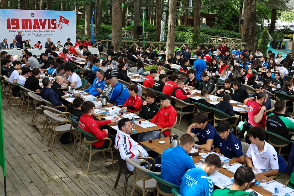 Sakaryalı sporcular Başkan Alemdar’la buluştu