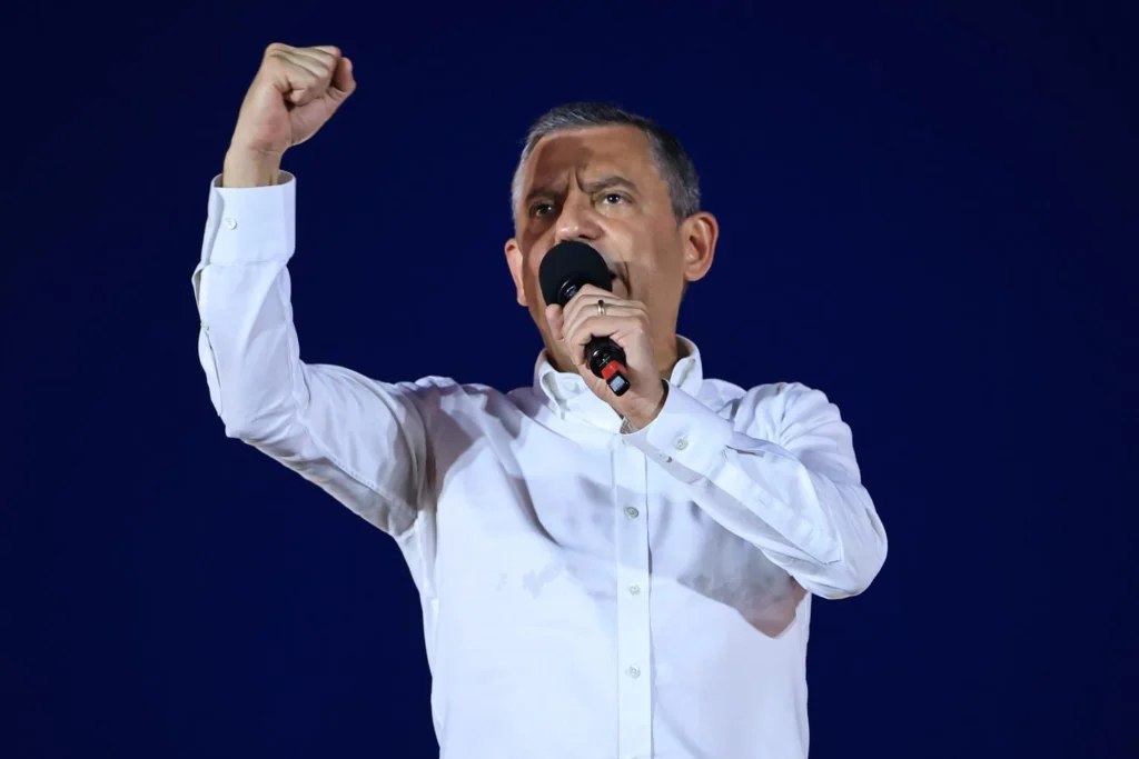 ‘Akın! Sert kayaya çarptın’a re’sen soruşturma! Özgür Özel’e re’sen soruşturma!