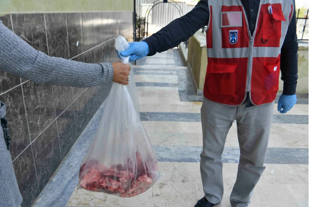 Ankara’da 3 tondan fazla et dağıtıldı