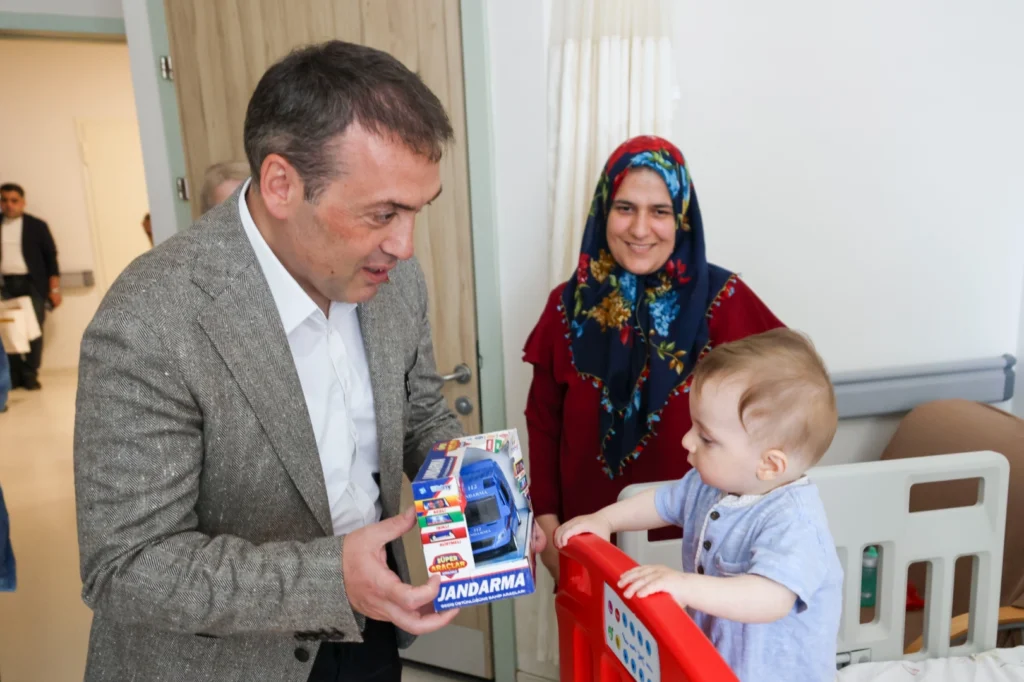 Bilecik’te Vali Sözer’de sağlık çalışanlarına teşekkür, hastalara şifa