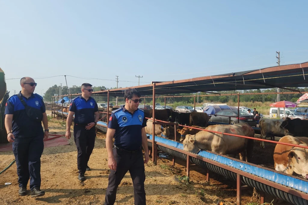 İzmir Çiğli’de kurban pazarına sıkı denetim