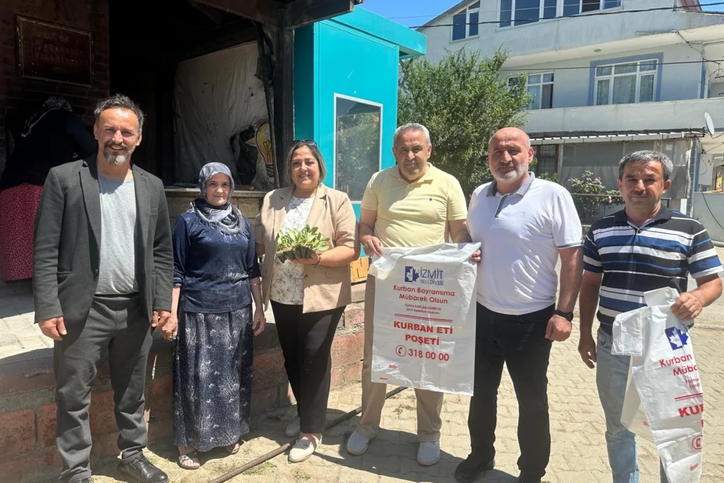 Kocaeli İzmit Belediyesi’nden kırsala kurban poşeti desteği