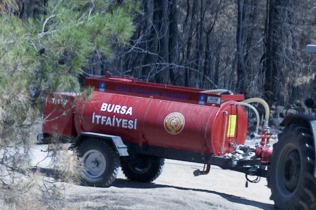 Bursa Büyükşehir’in tankerleri orman yangınlarına müdahalede kilit rol oynuyor
