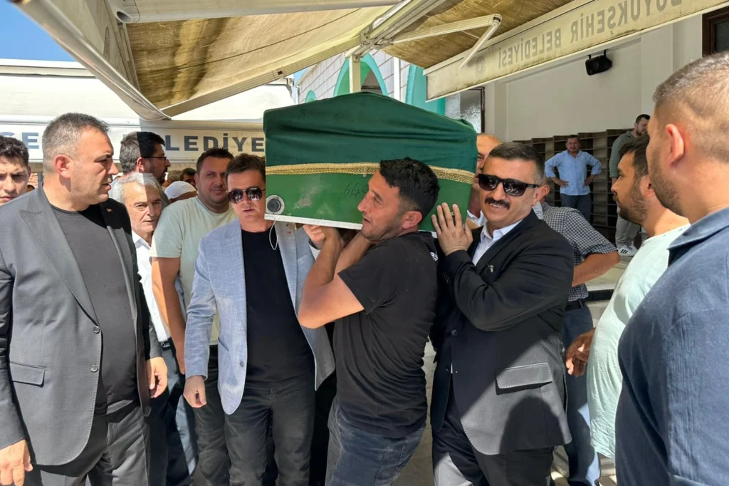 Bursa’da şehit itfaiye eri son yolculuğuna uğurlandı