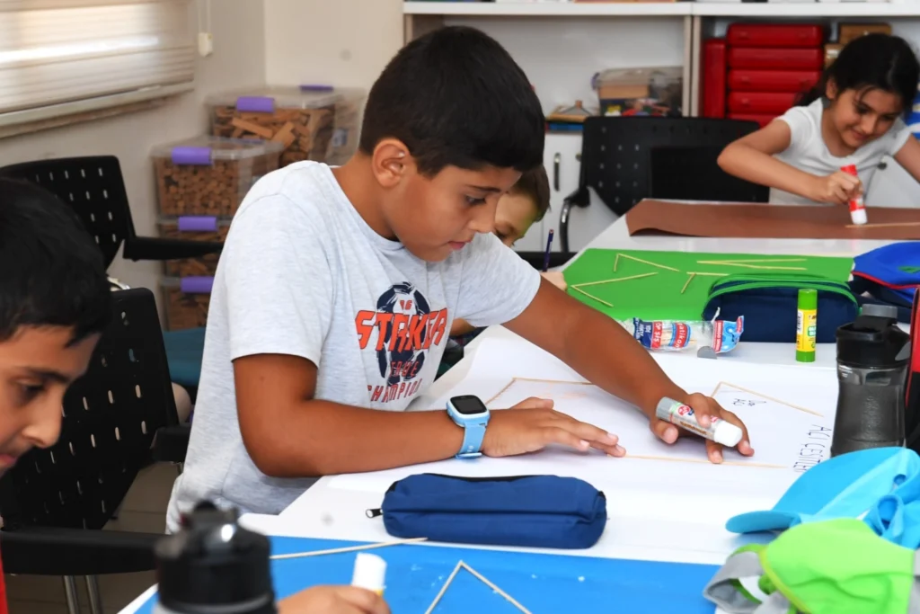 Denizli Büyükşehir Belediyesi’nden çalışan ailelere büyük destek