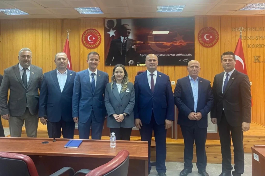 Edirne’de AK Parti İl Genel Meclisi Üyeleri’nden CHP’lilere ‘yol’ açıklaması