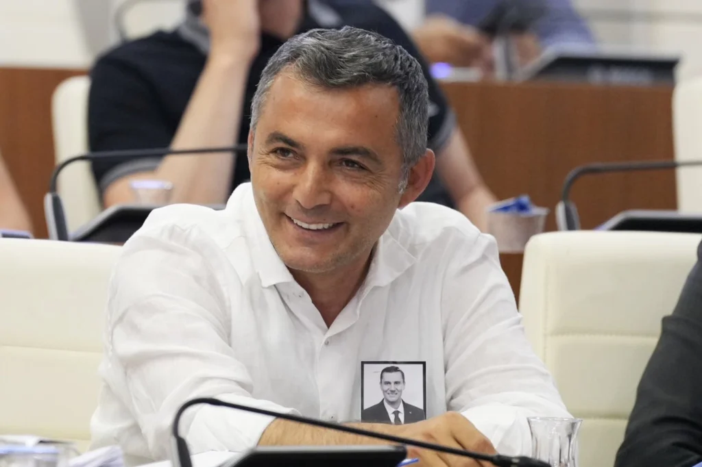 Manavgat’ta tutuklanan başkan görevden uzaklaştırıldı