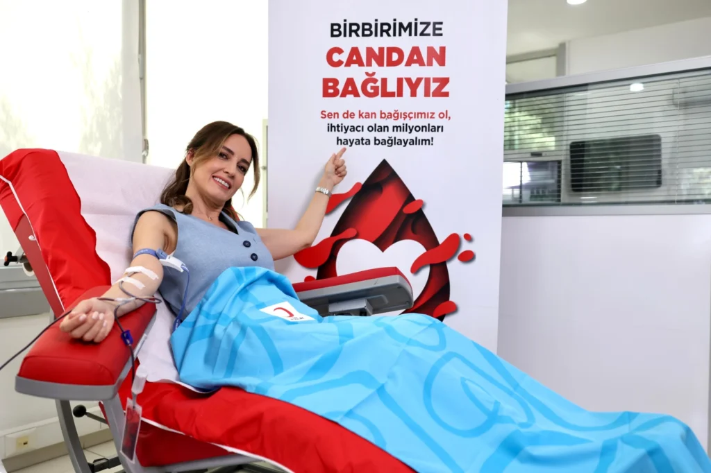 Ünlü isimlerden Türkiye’ye çağrı… Onlar Kızılay için ‘candan bağlı’lar