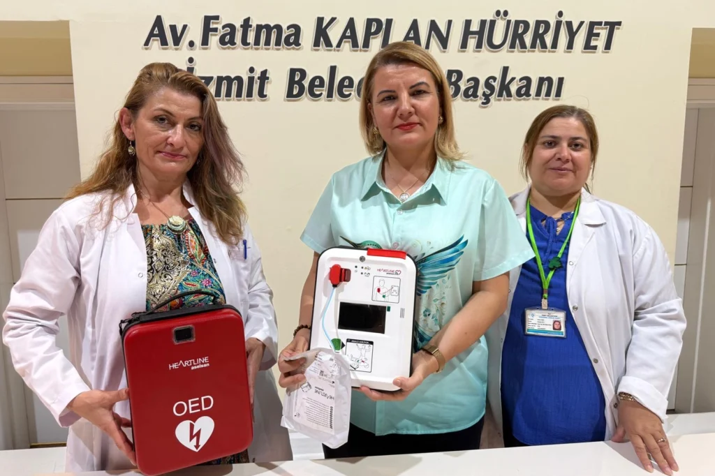 Volkan Konak’ın kaybı farkındalık oluşturdu… Kalp krizi için İzmit’e elektroşok cihazları kuruldu